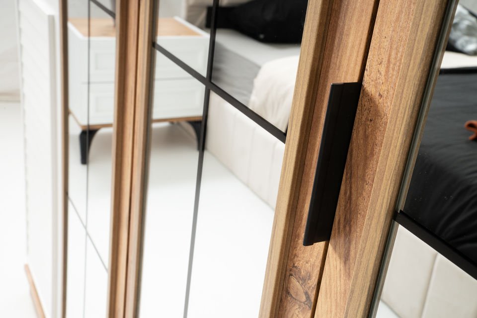 ALAÇATI YATAK ODASI