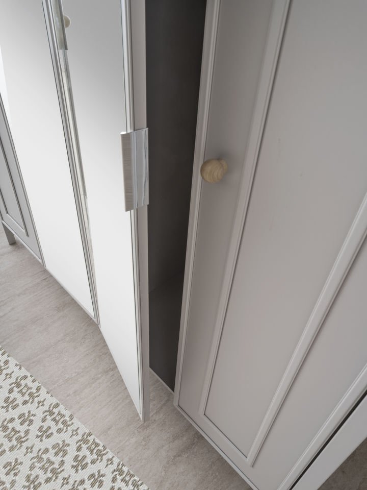 YAKAMOZ 4 KAPILI DOLAP