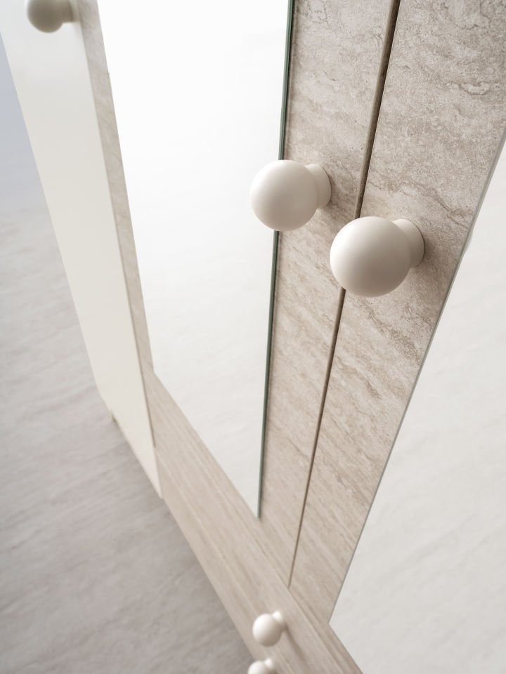 PETRA 4 KAPILI DOLAP