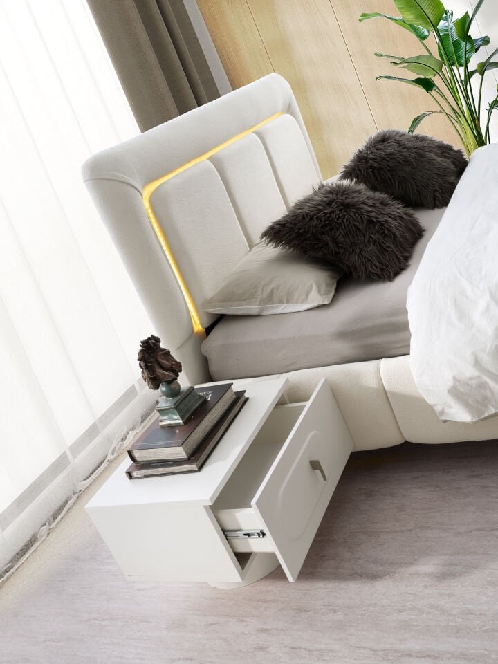 ESİNTİ YATAK ODASI