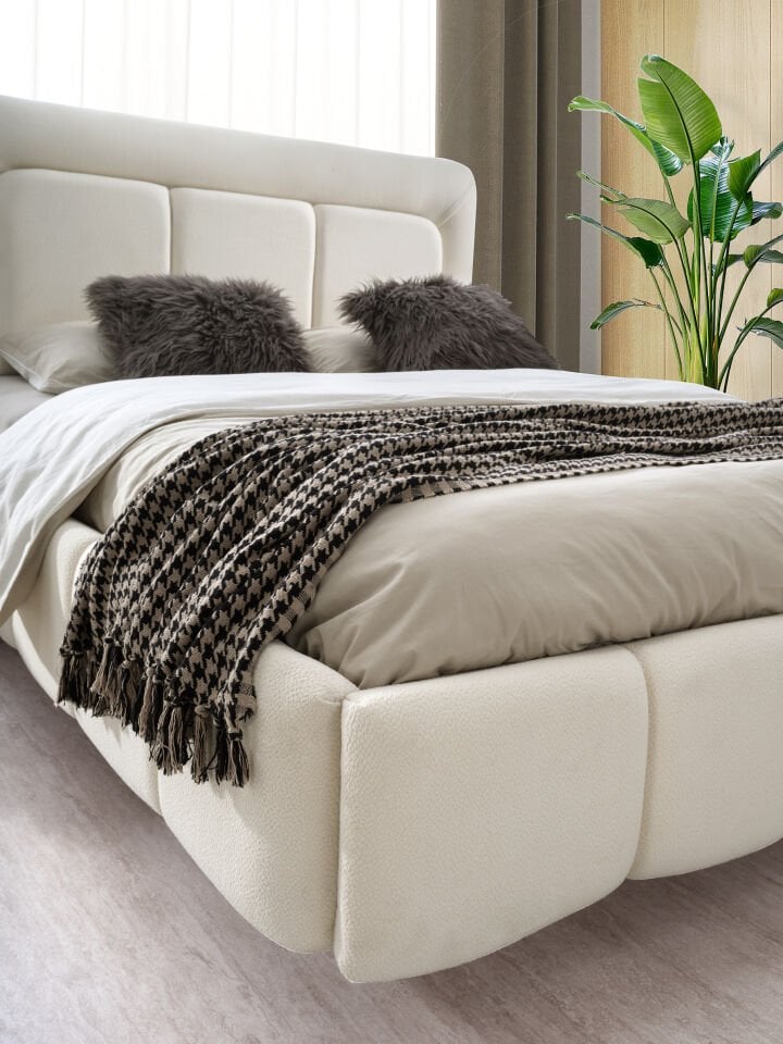 ESİNTİ YATAK ODASI